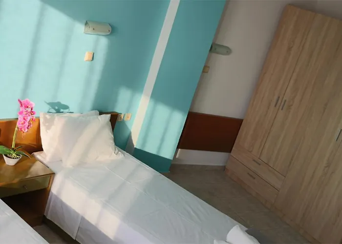 Planet View * 法里拉基